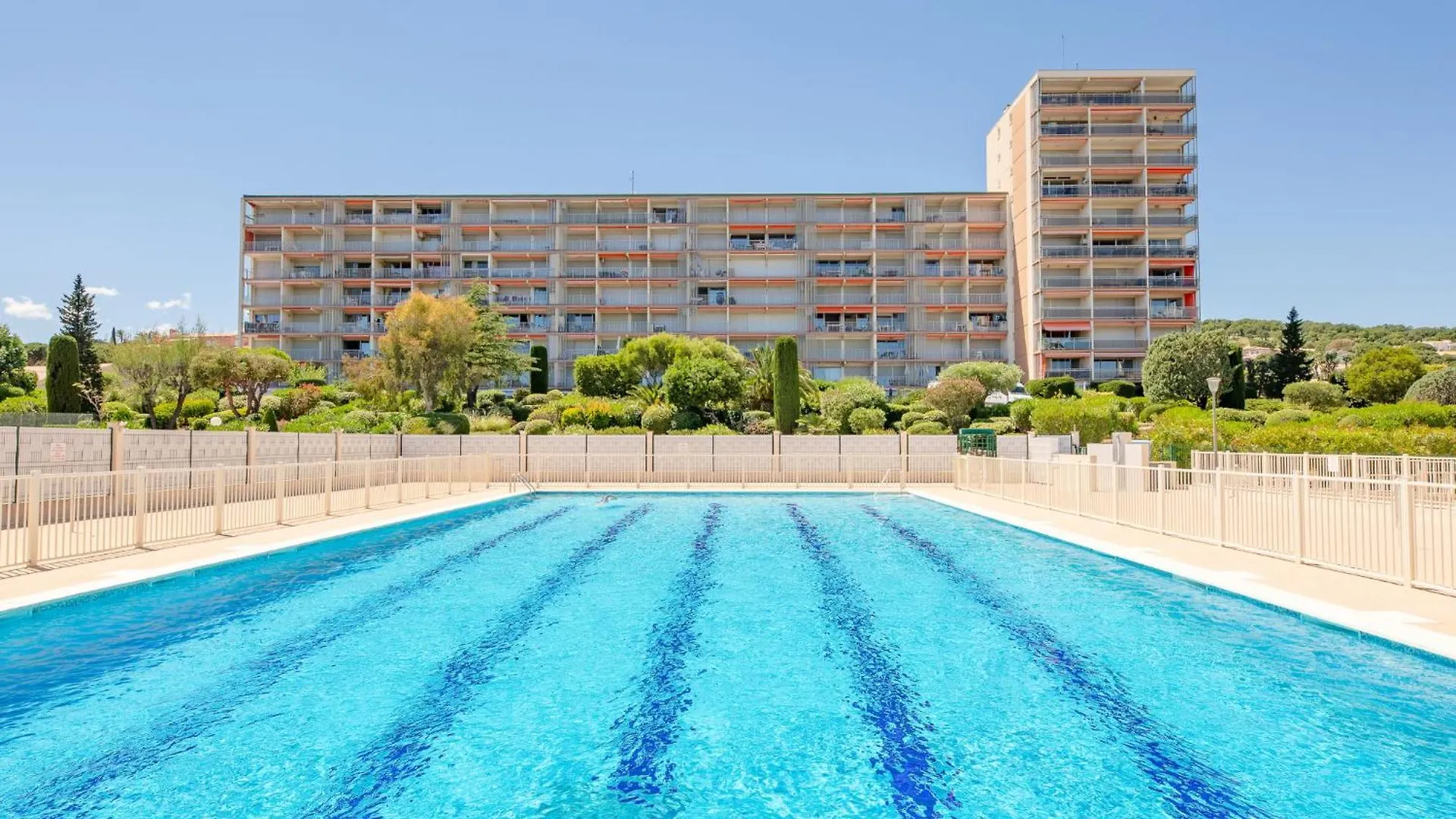 Apartment Les Coteaux Du Preconil-3 By Interhome サント・マキシム 0*,  フランス